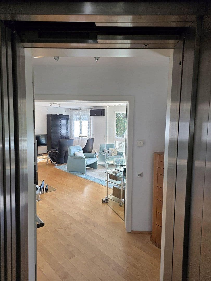 Predaj bytu 3-izbový 130 m², Wiesbaden Sonnenberg, Hesensko Predaj bytu 3-izbový 130 m², Wiesbaden Sonnenberg, Hesensko