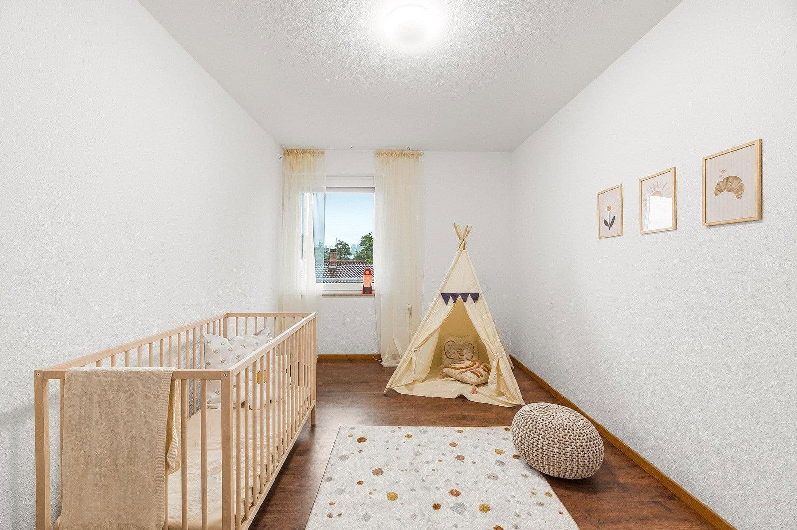 Predaj domu 109 m², pozemok 364 m², Spitzwiesenweg 8, Eningen unter Achalm, Bádensko-Wurttembersko Predaj domu 109 m², pozemok 364 m², Spitzwiesenweg 8, Eningen unter Achalm, Bádensko-Wurttembersko