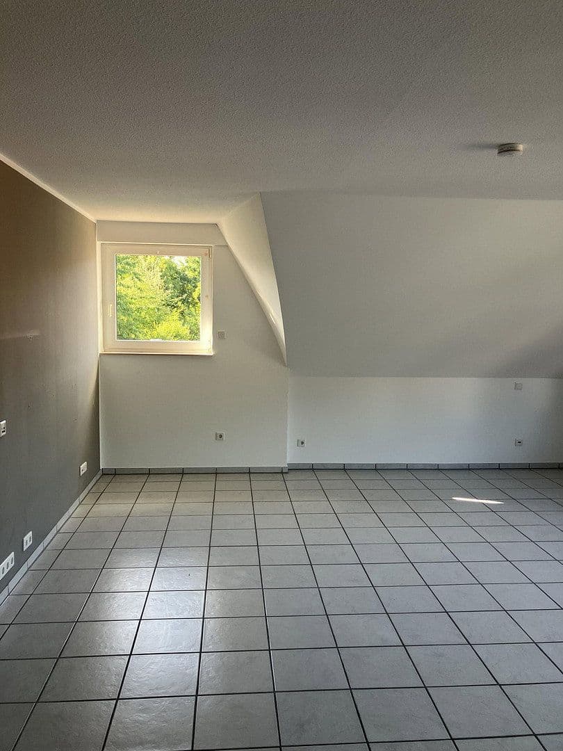 Prenájom bytu 4-izbový 121 m², Ennigerloh, Severné Porýnie - Westfálsko Prenájom bytu 4-izbový 121 m², Ennigerloh, Severné Porýnie - Westfálsko