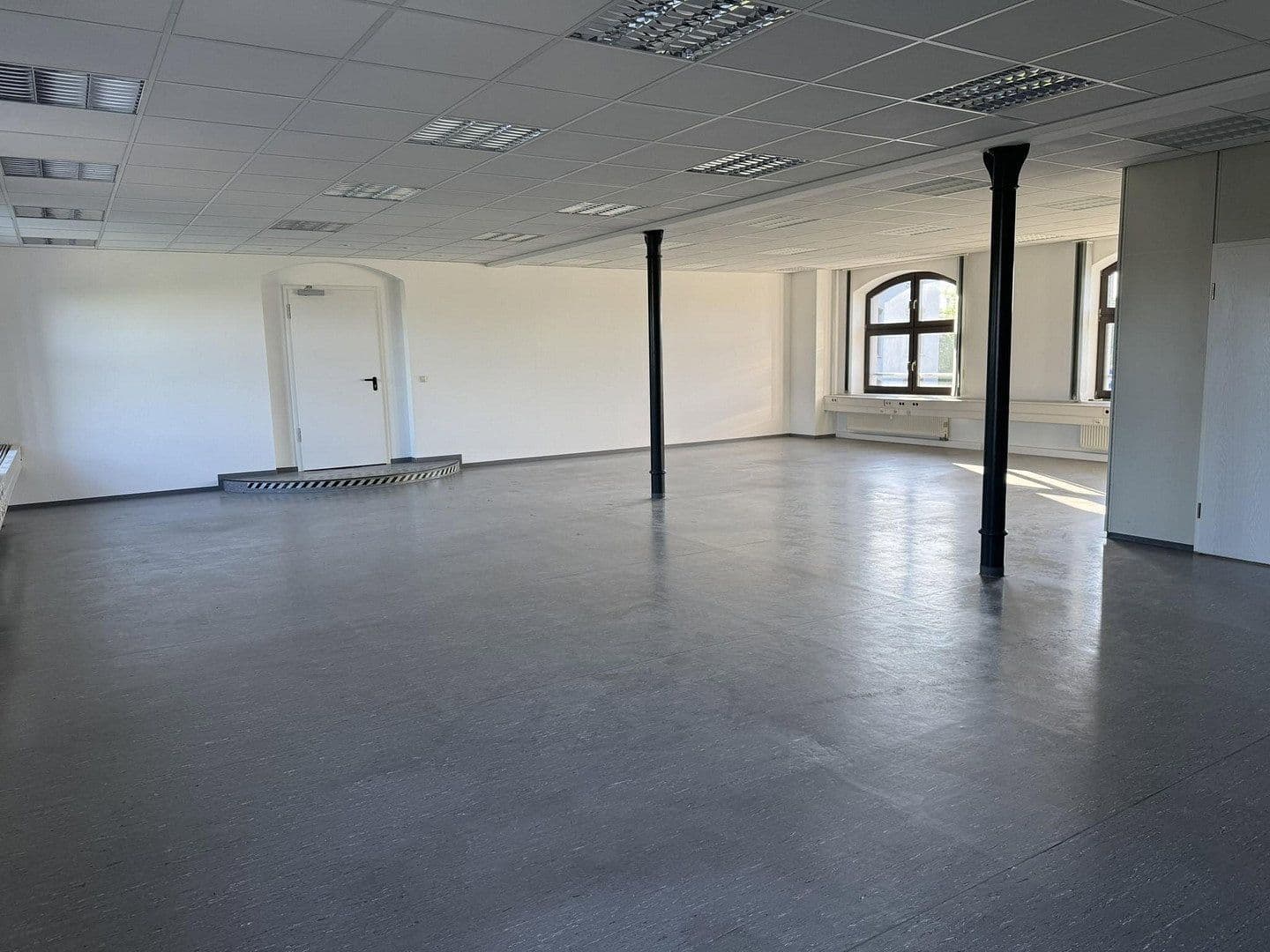 Prenájom kancelárie 200 m², Dresden, Sasko Prenájom kancelárie 200 m², Dresden, Sasko