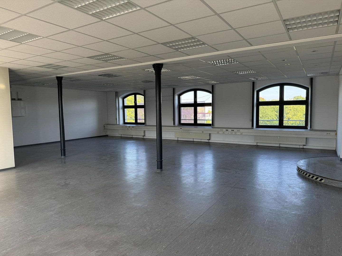 Prenájom kancelárie 200 m², Dresden, Sasko Prenájom kancelárie 200 m², Dresden, Sasko