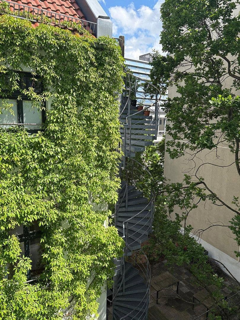 Prenájom kancelárie 83 m², Schumannstraße 5, Berlin-Mitte, Berlín Prenájom kancelárie 83 m², Schumannstraße 5, Berlin-Mitte, Berlín