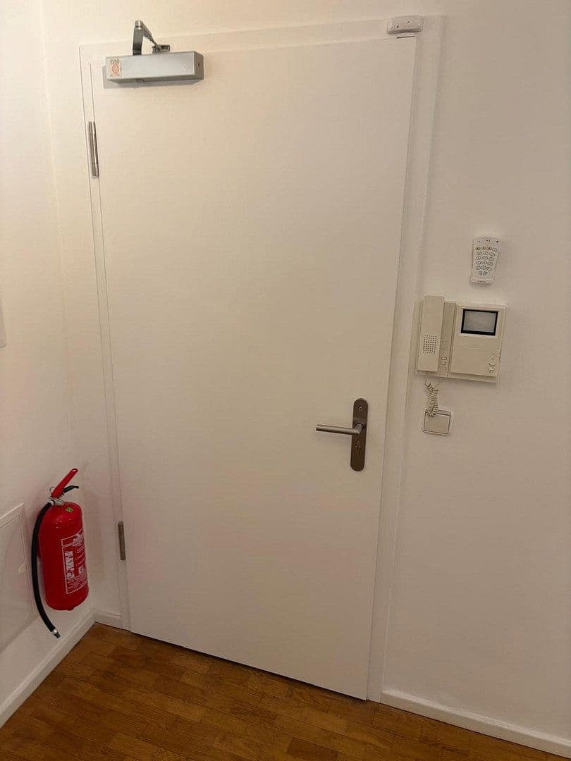 Prenájom kancelárie 83 m², Schumannstraße 5, Berlin-Mitte, Berlín Prenájom kancelárie 83 m², Schumannstraße 5, Berlin-Mitte, Berlín