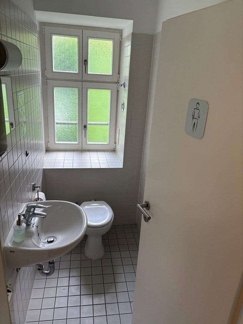 Prenájom kancelárie 83 m², Schumannstraße 5, Berlin-Mitte, Berlín Prenájom kancelárie 83 m², Schumannstraße 5, Berlin-Mitte, Berlín