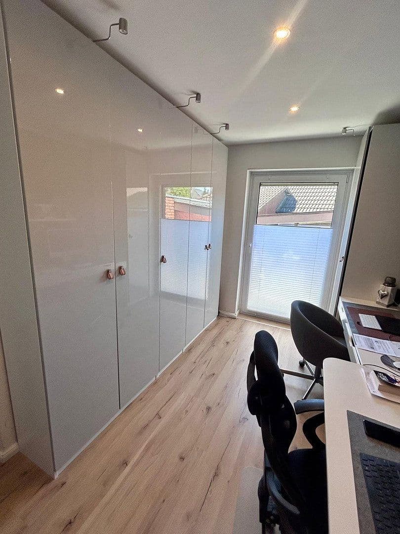 Predaj domu 165 m², pozemok 576 m², Garbsen, Dolné Sasko Predaj domu 165 m², pozemok 576 m², Garbsen, Dolné Sasko