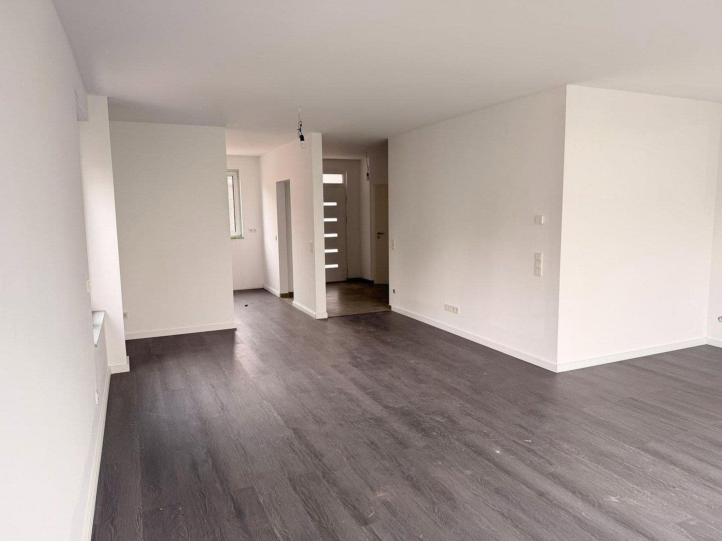Predaj domu 155 m², pozemok 228 m², Römerstr. 41, Rommerskirchen, Severné Porýnie - Westfálsko Predaj domu 155 m², pozemok 228 m², Römerstr. 41, Rommerskirchen, Severné Porýnie - Westfálsko