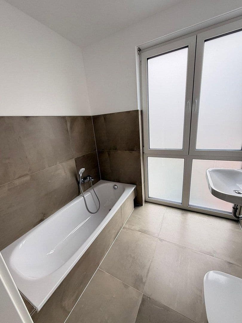 Predaj domu 155 m², pozemok 228 m², Römerstr. 41, Rommerskirchen, Severné Porýnie - Westfálsko Predaj domu 155 m², pozemok 228 m², Römerstr. 41, Rommerskirchen, Severné Porýnie - Westfálsko