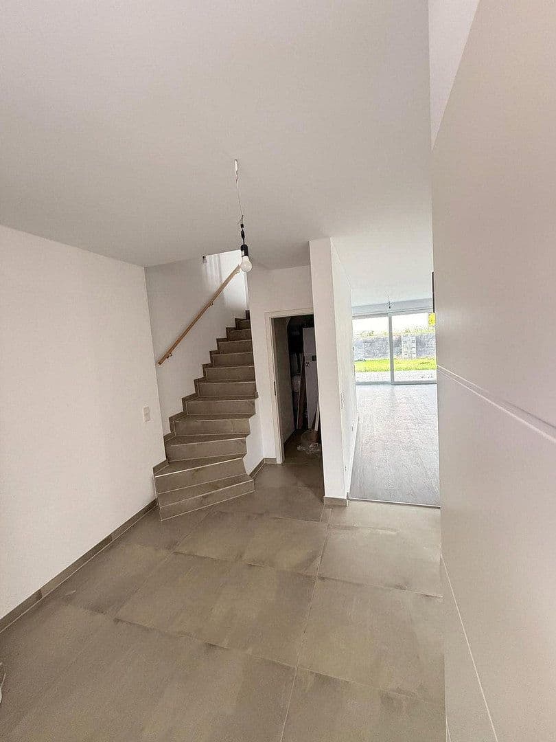 Predaj domu 155 m², pozemok 228 m², Römerstr. 41, Rommerskirchen, Severné Porýnie - Westfálsko Predaj domu 155 m², pozemok 228 m², Römerstr. 41, Rommerskirchen, Severné Porýnie - Westfálsko