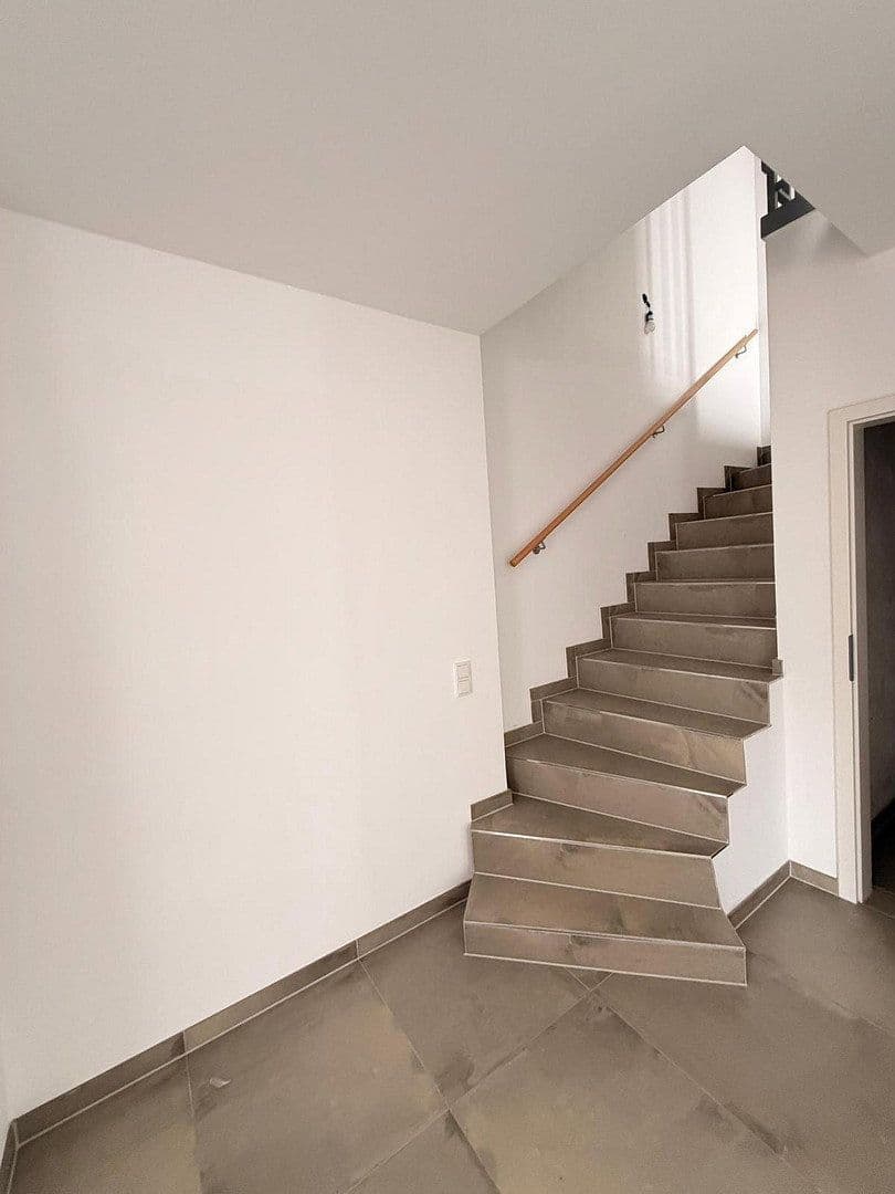 Predaj domu 155 m², pozemok 228 m², Römerstr. 41, Rommerskirchen, Severné Porýnie - Westfálsko Predaj domu 155 m², pozemok 228 m², Römerstr. 41, Rommerskirchen, Severné Porýnie - Westfálsko