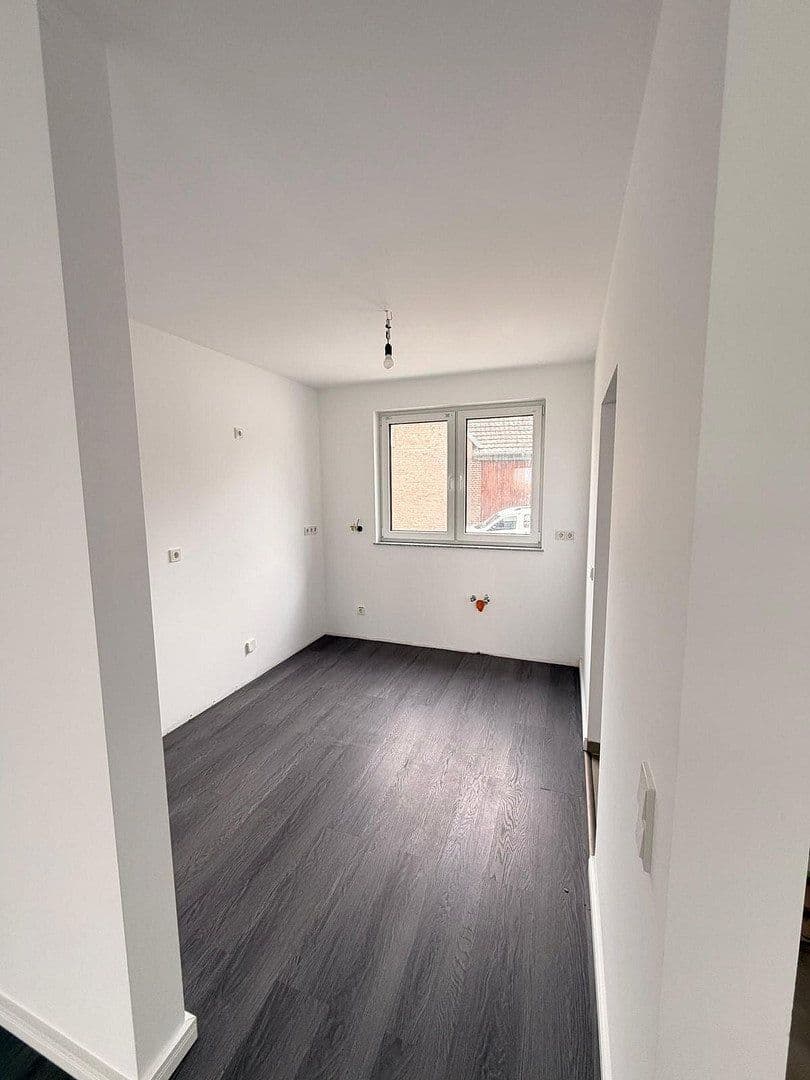 Predaj domu 155 m², pozemok 228 m², Römerstr. 41, Rommerskirchen, Severné Porýnie - Westfálsko Predaj domu 155 m², pozemok 228 m², Römerstr. 41, Rommerskirchen, Severné Porýnie - Westfálsko