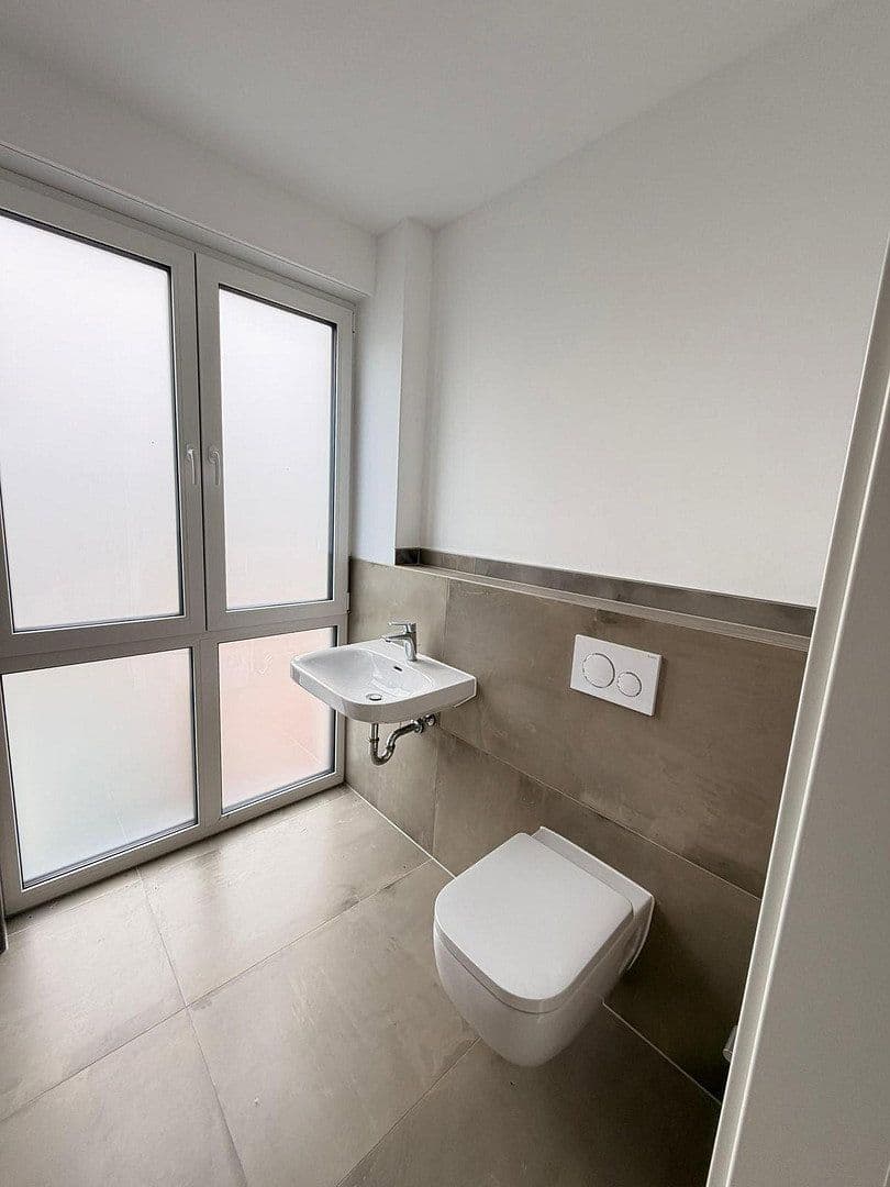 Predaj domu 155 m², pozemok 228 m², Römerstr. 41, Rommerskirchen, Severné Porýnie - Westfálsko Predaj domu 155 m², pozemok 228 m², Römerstr. 41, Rommerskirchen, Severné Porýnie - Westfálsko