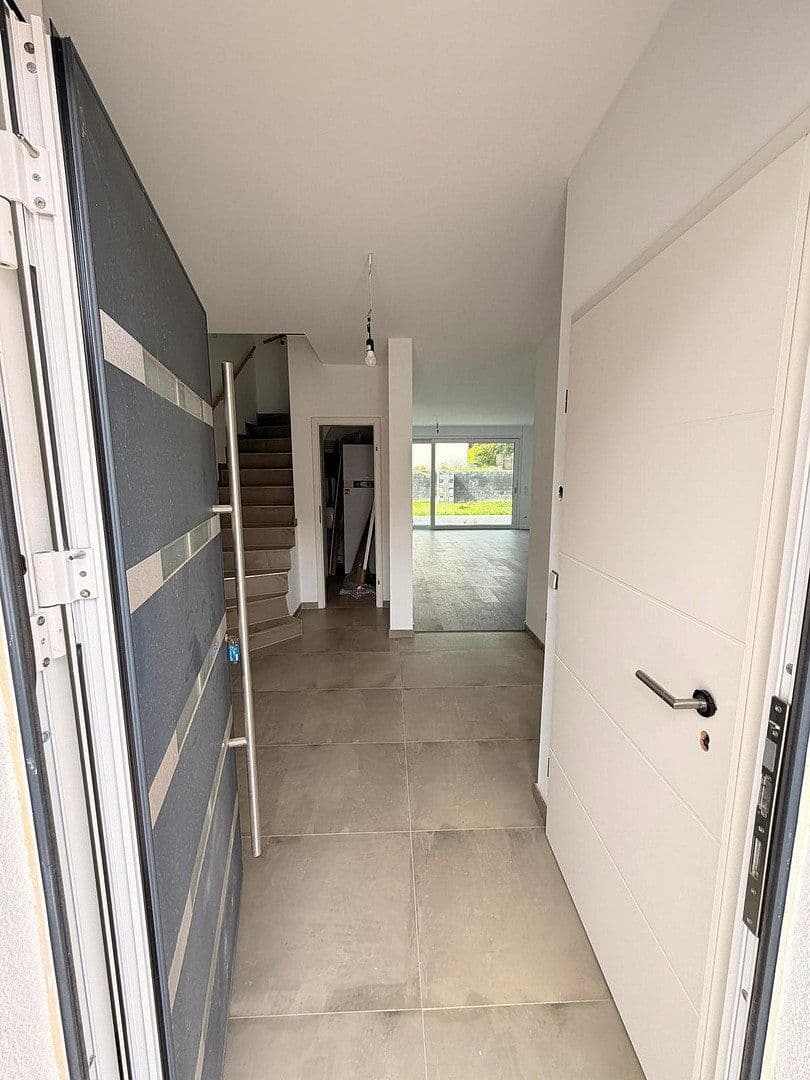 Predaj domu 155 m², pozemok 228 m², Römerstr. 41, Rommerskirchen, Severné Porýnie - Westfálsko Predaj domu 155 m², pozemok 228 m², Römerstr. 41, Rommerskirchen, Severné Porýnie - Westfálsko