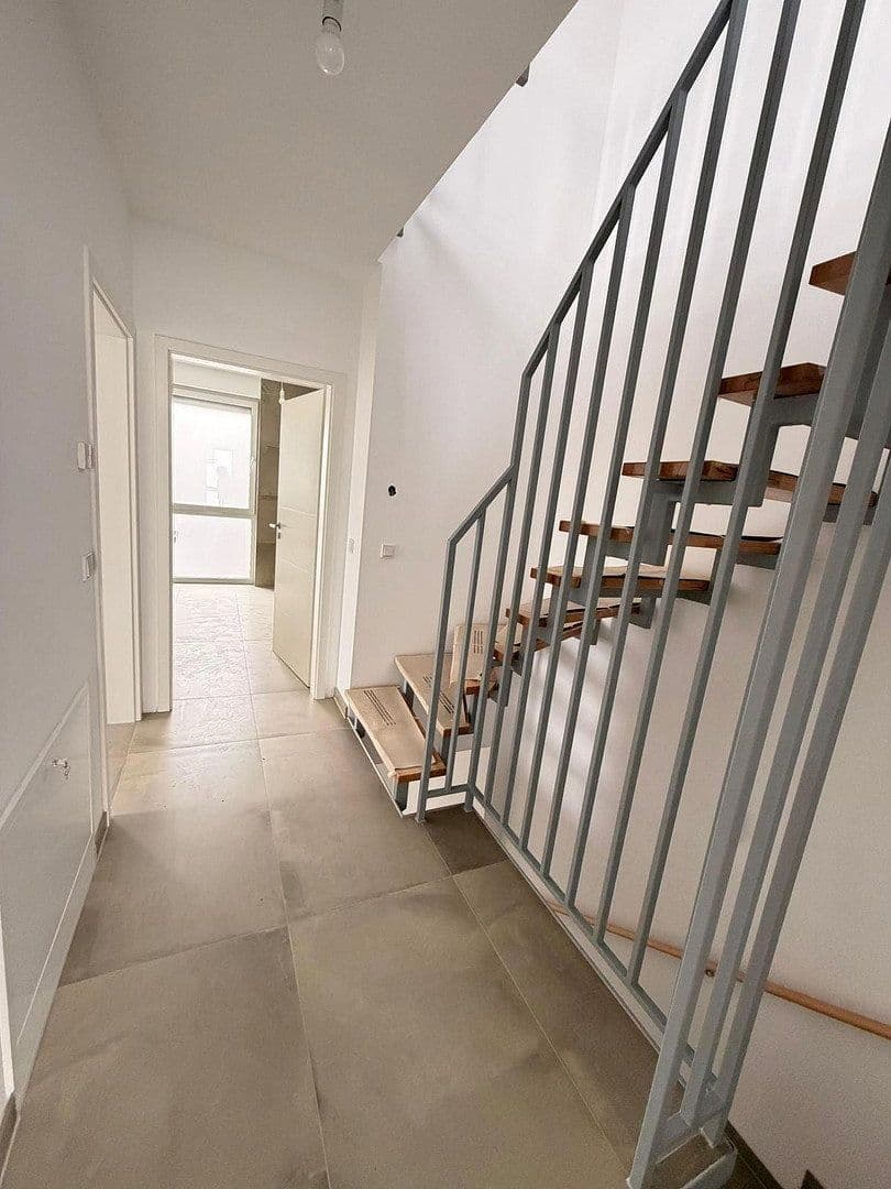 Predaj domu 155 m², pozemok 228 m², Römerstr. 41, Rommerskirchen, Severné Porýnie - Westfálsko Predaj domu 155 m², pozemok 228 m², Römerstr. 41, Rommerskirchen, Severné Porýnie - Westfálsko