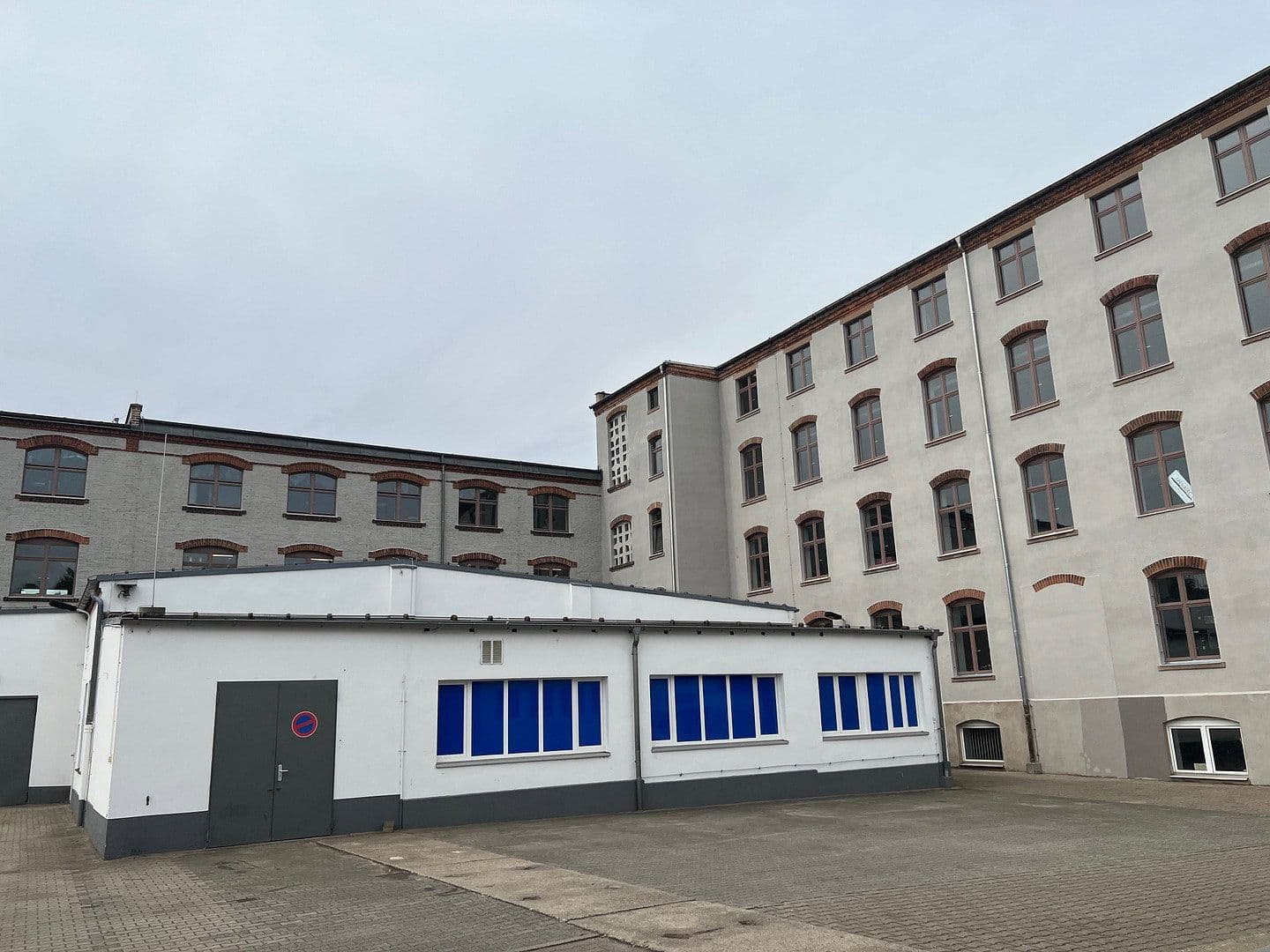 Prenájom kancelárie 135 m², Dresden, Sasko Prenájom kancelárie 135 m², Dresden, Sasko
