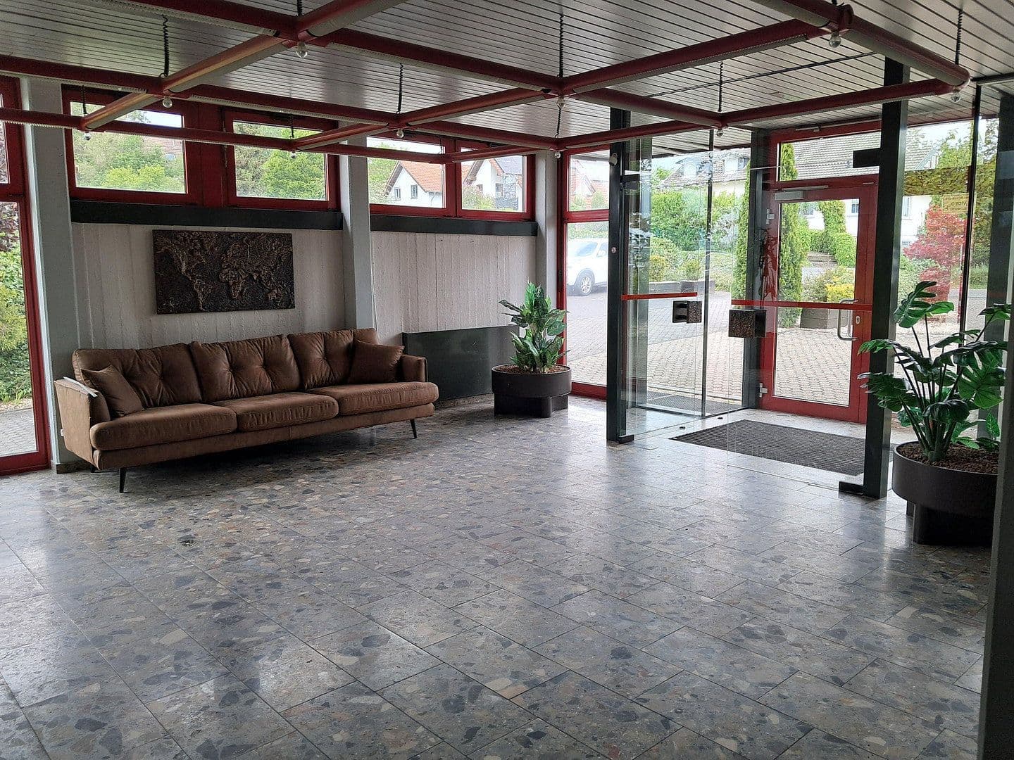 Prenájom kancelárie 320 m², Bühlinger Strassse 56, Neustadt (Wied), Porýnie-Falcko Prenájom kancelárie 320 m², Bühlinger Strassse 56, Neustadt (Wied), Porýnie-Falcko