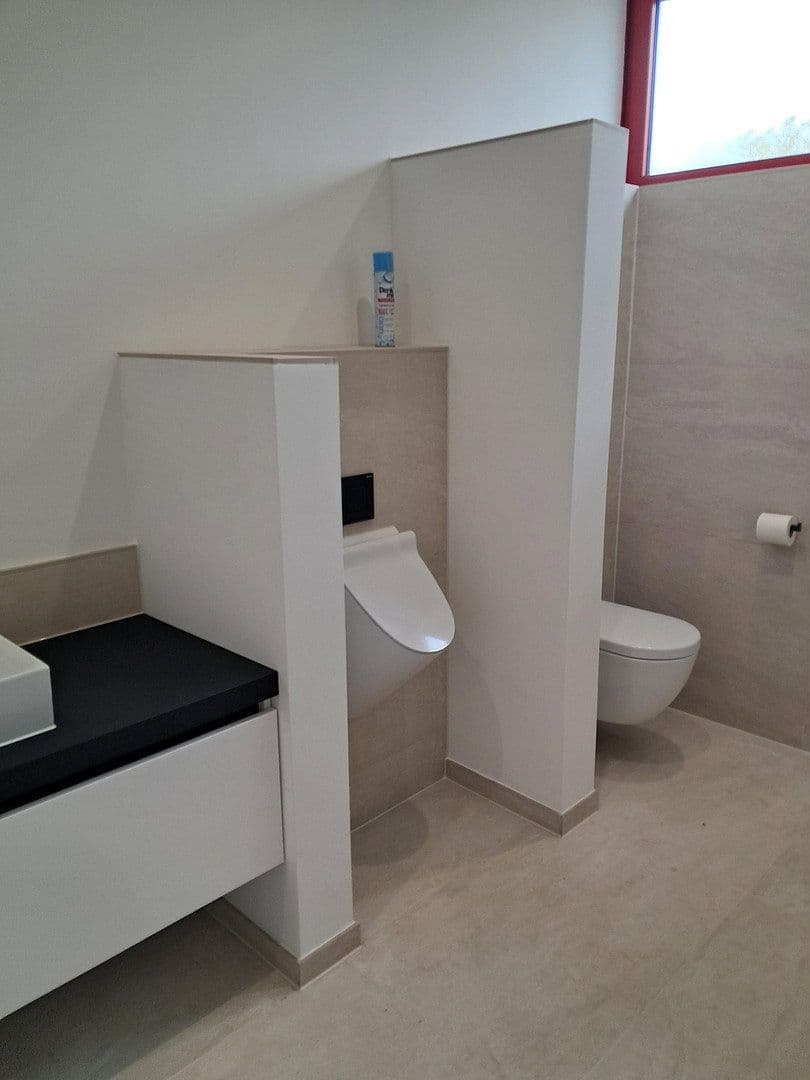 Prenájom kancelárie 320 m², Bühlinger Strassse 56, Neustadt (Wied), Porýnie-Falcko Prenájom kancelárie 320 m², Bühlinger Strassse 56, Neustadt (Wied), Porýnie-Falcko
