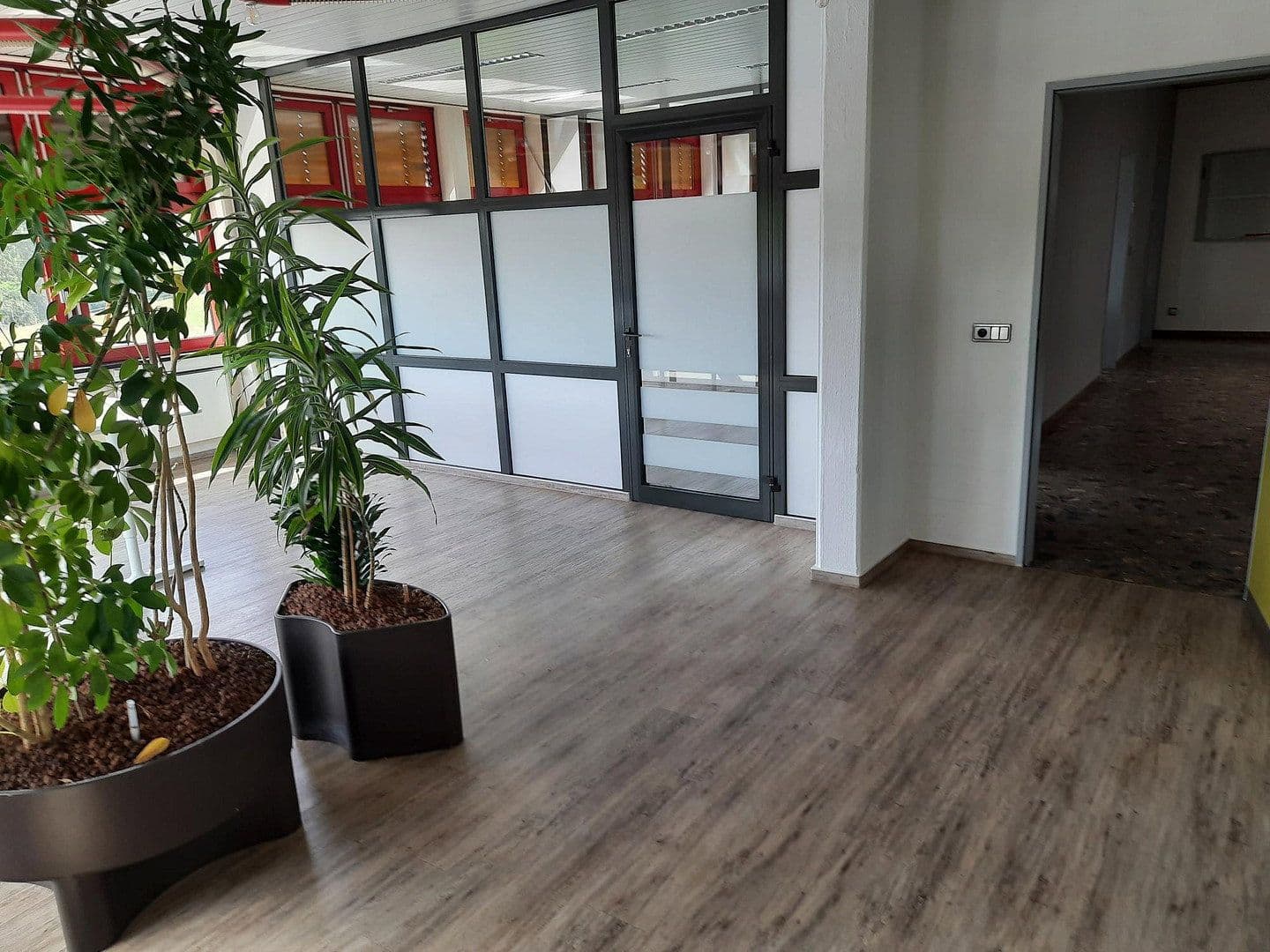 Prenájom kancelárie 320 m², Bühlinger Strassse 56, Neustadt (Wied), Porýnie-Falcko Prenájom kancelárie 320 m², Bühlinger Strassse 56, Neustadt (Wied), Porýnie-Falcko