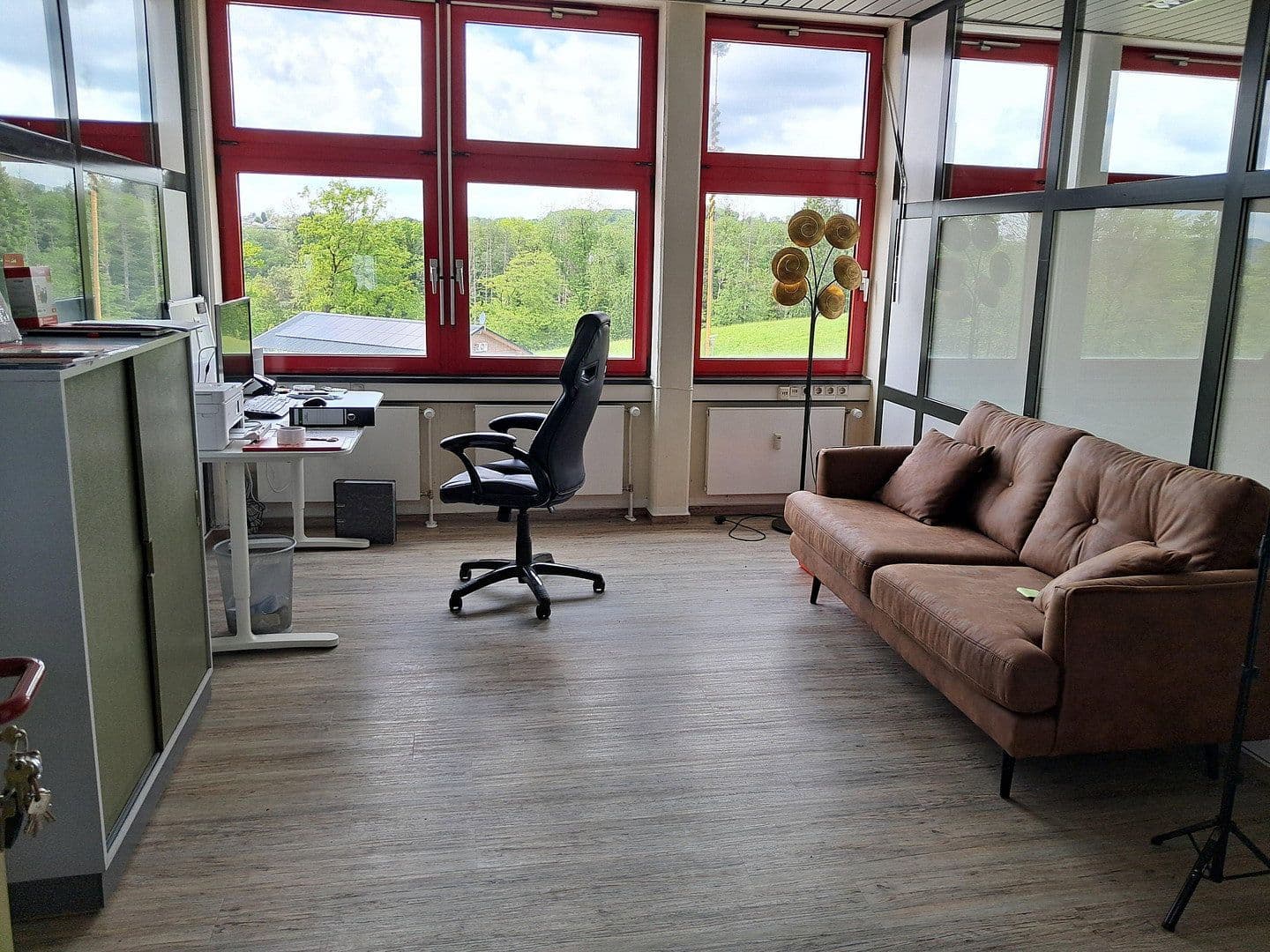 Prenájom kancelárie 320 m², Bühlinger Strassse 56, Neustadt (Wied), Porýnie-Falcko Prenájom kancelárie 320 m², Bühlinger Strassse 56, Neustadt (Wied), Porýnie-Falcko