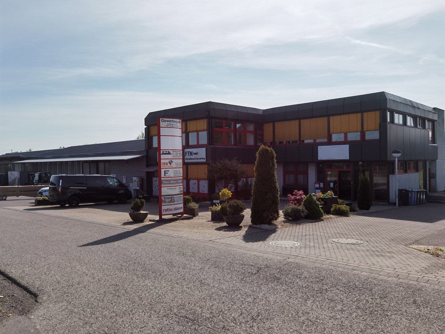 Prenájom kancelárie 320 m², Bühlinger Strassse 56, Neustadt (Wied), Porýnie-Falcko Prenájom kancelárie 320 m², Bühlinger Strassse 56, Neustadt (Wied), Porýnie-Falcko