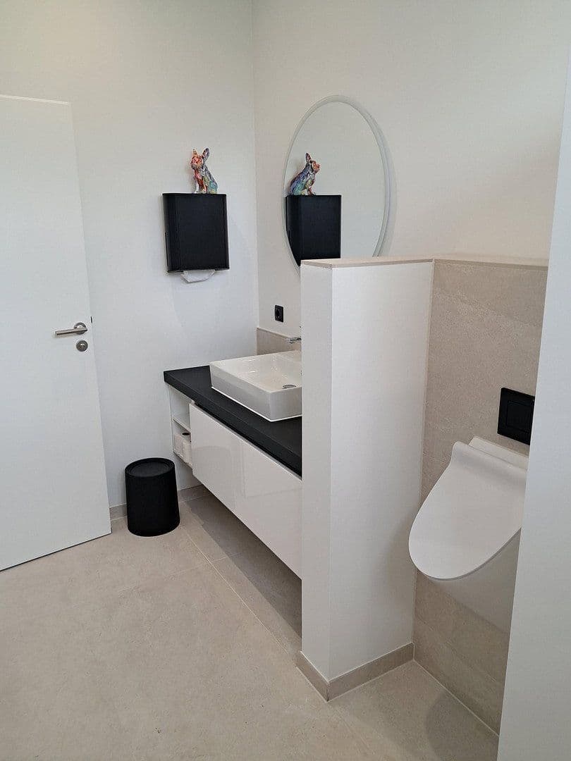 Prenájom kancelárie 320 m², Bühlinger Strassse 56, Neustadt (Wied), Porýnie-Falcko Prenájom kancelárie 320 m², Bühlinger Strassse 56, Neustadt (Wied), Porýnie-Falcko