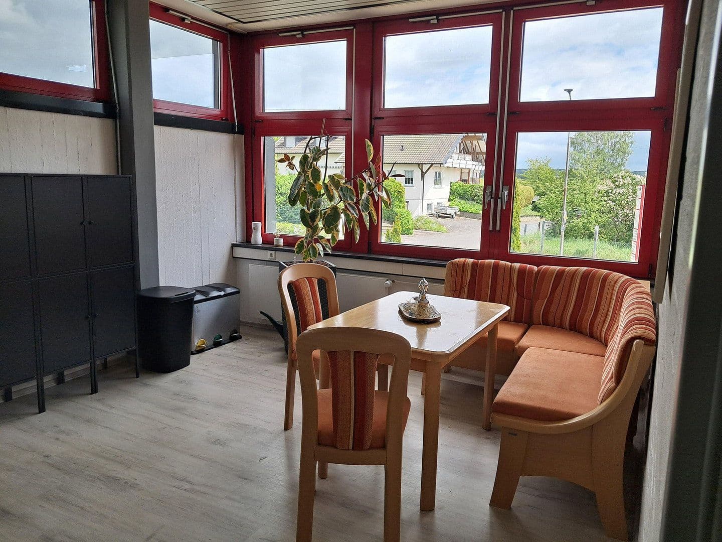 Prenájom kancelárie 320 m², Bühlinger Strassse 56, Neustadt (Wied), Porýnie-Falcko Prenájom kancelárie 320 m², Bühlinger Strassse 56, Neustadt (Wied), Porýnie-Falcko