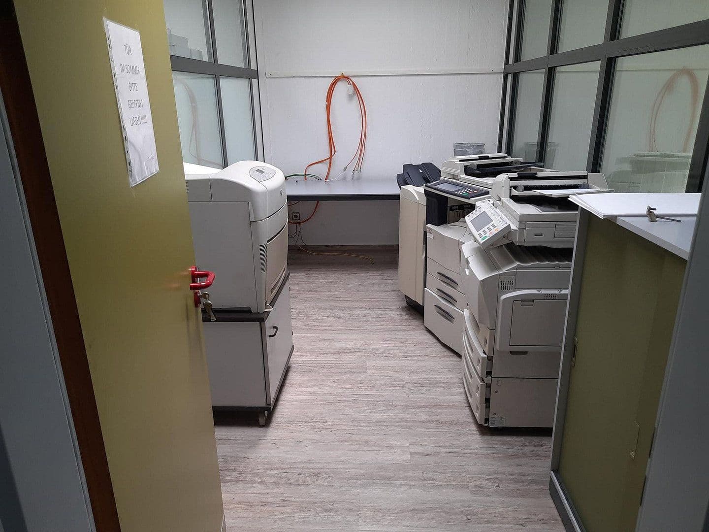 Prenájom kancelárie 320 m², Bühlinger Strassse 56, Neustadt (Wied), Porýnie-Falcko Prenájom kancelárie 320 m², Bühlinger Strassse 56, Neustadt (Wied), Porýnie-Falcko