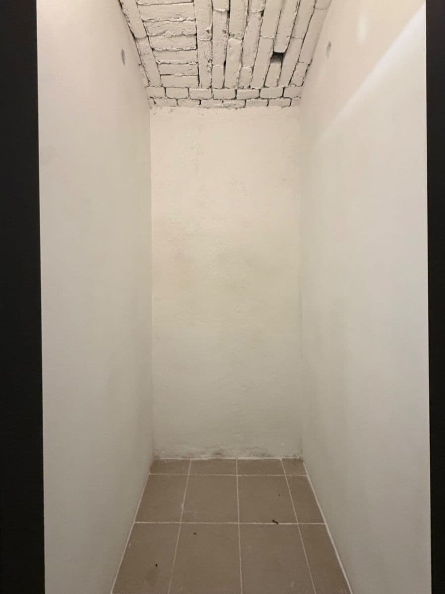 Predaj nebytového priestoru 2 m², Plzeňská, Praha, Praha Predaj nebytového priestoru 2 m², Plzeňská, Praha, Praha