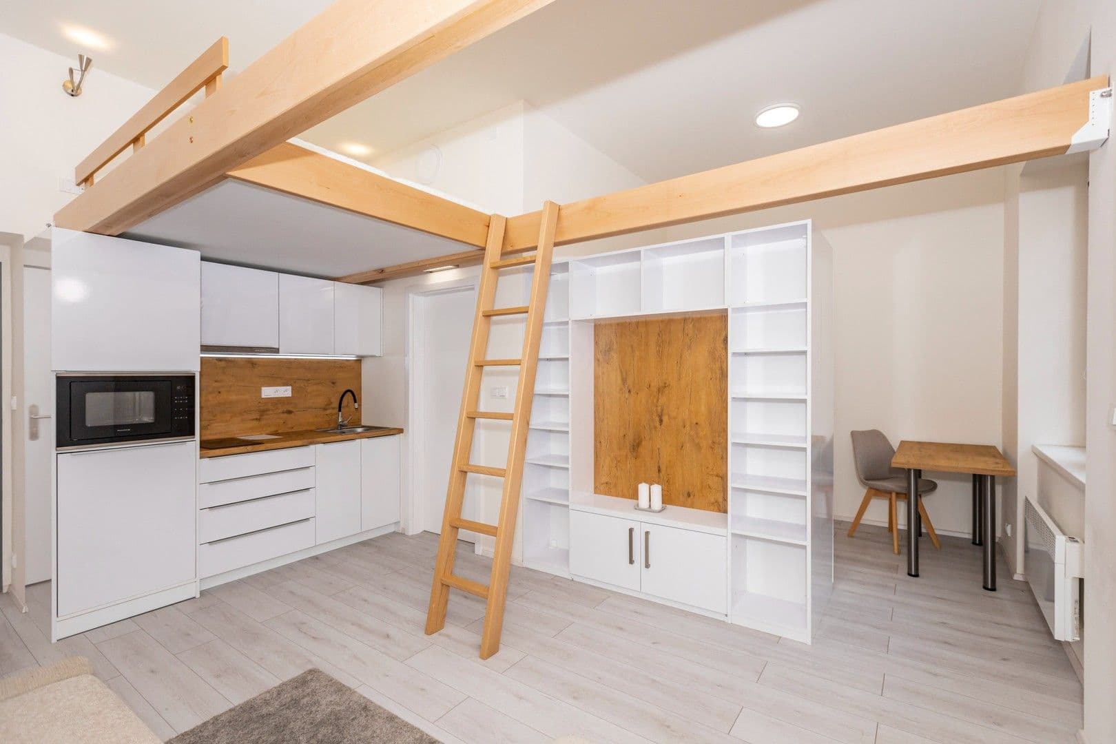 Prenájom bytu 1-izbový 29 m², Hejtmánkova, Praha, Praha Prenájom bytu 1-izbový 29 m², Hejtmánkova, Praha, Praha
