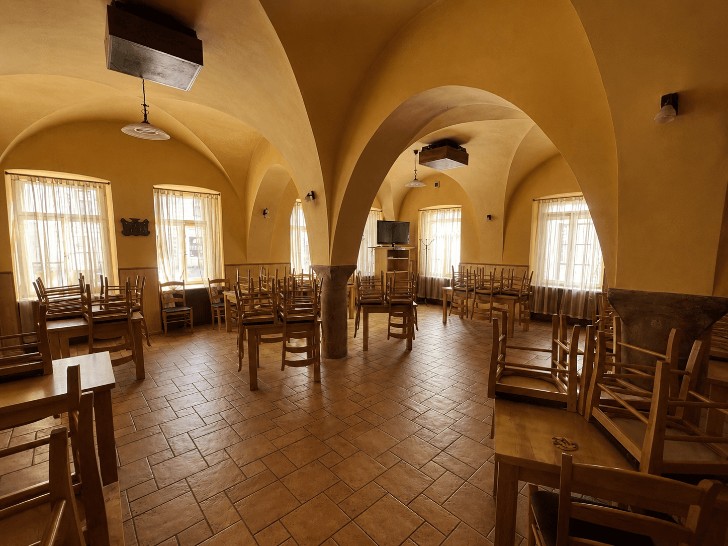 Predaj nebytového priestoru 1.192 m², náměstí Míru, Slavonice, Jihočeský kraj Predaj nebytového priestoru 1.192 m², náměstí Míru, Slavonice, Jihočeský kraj