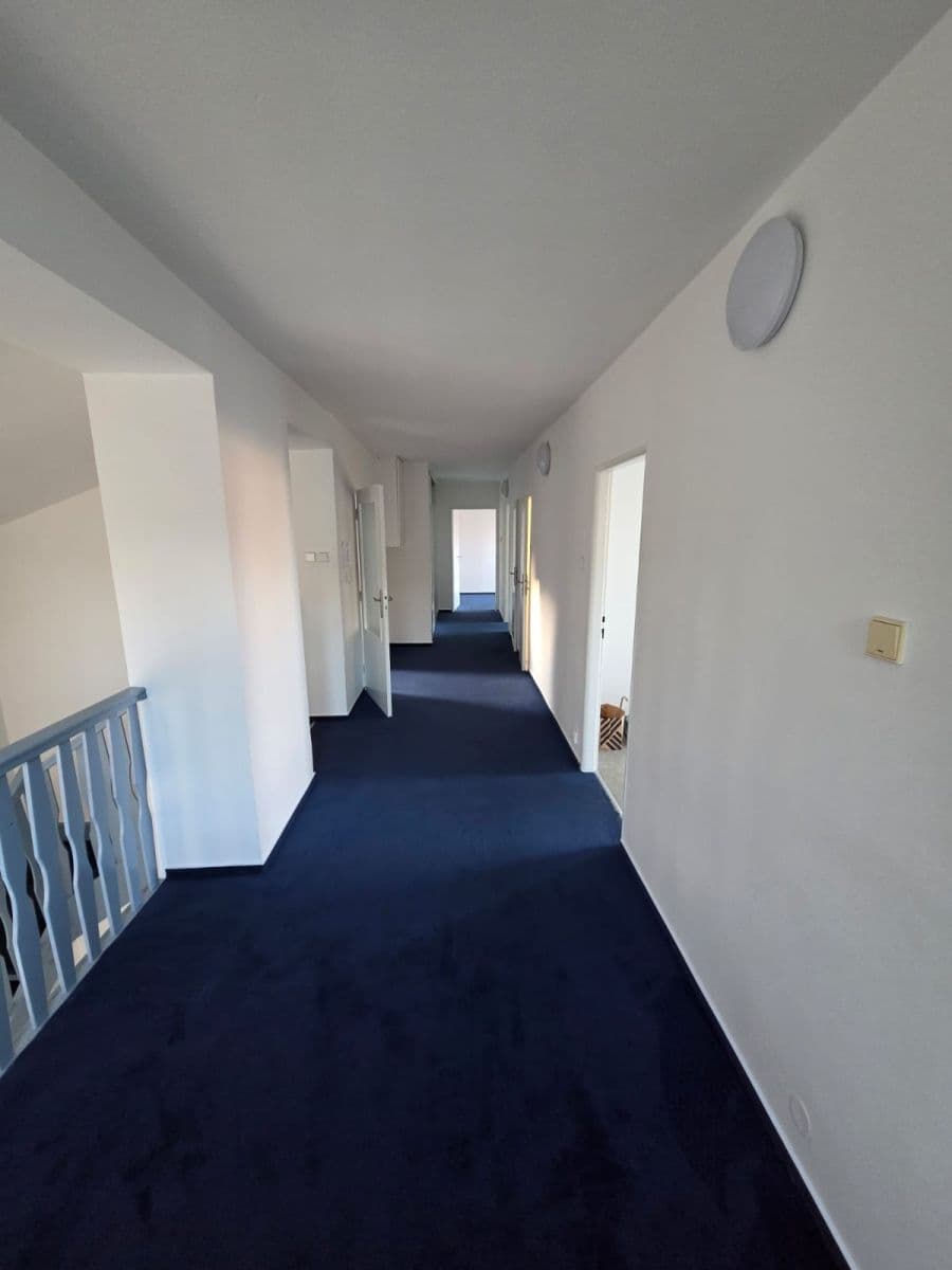Prenájom bytu 4-izbový 108 m², Děvínská, Praha, Praha Prenájom bytu 4-izbový 108 m², Děvínská, Praha, Praha