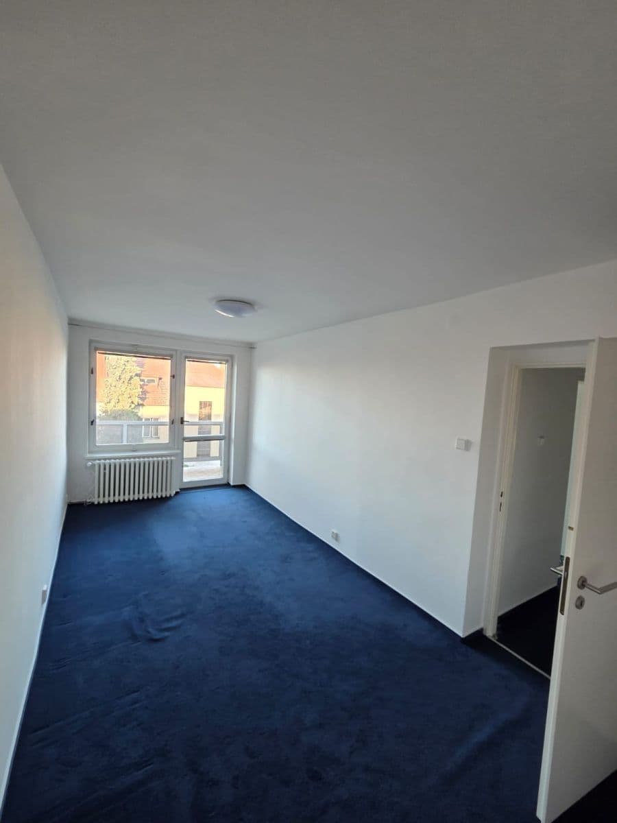 Prenájom bytu 4-izbový 108 m², Děvínská, Praha, Praha Prenájom bytu 4-izbový 108 m², Děvínská, Praha, Praha