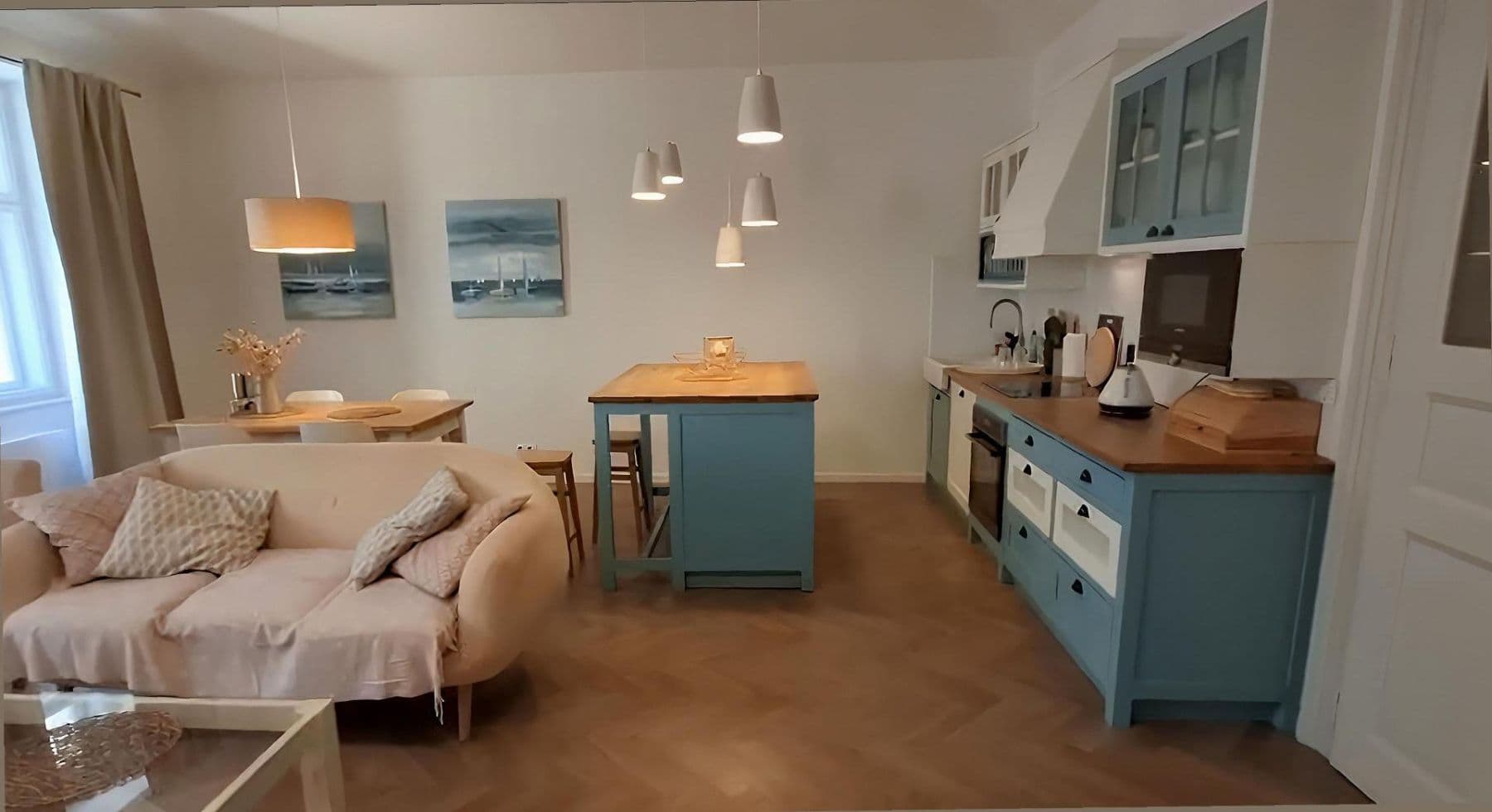 Prenájom bytu 2-izbový 84 m², Žatecká, Praha, Praha Prenájom bytu 2-izbový 84 m², Žatecká, Praha, Praha