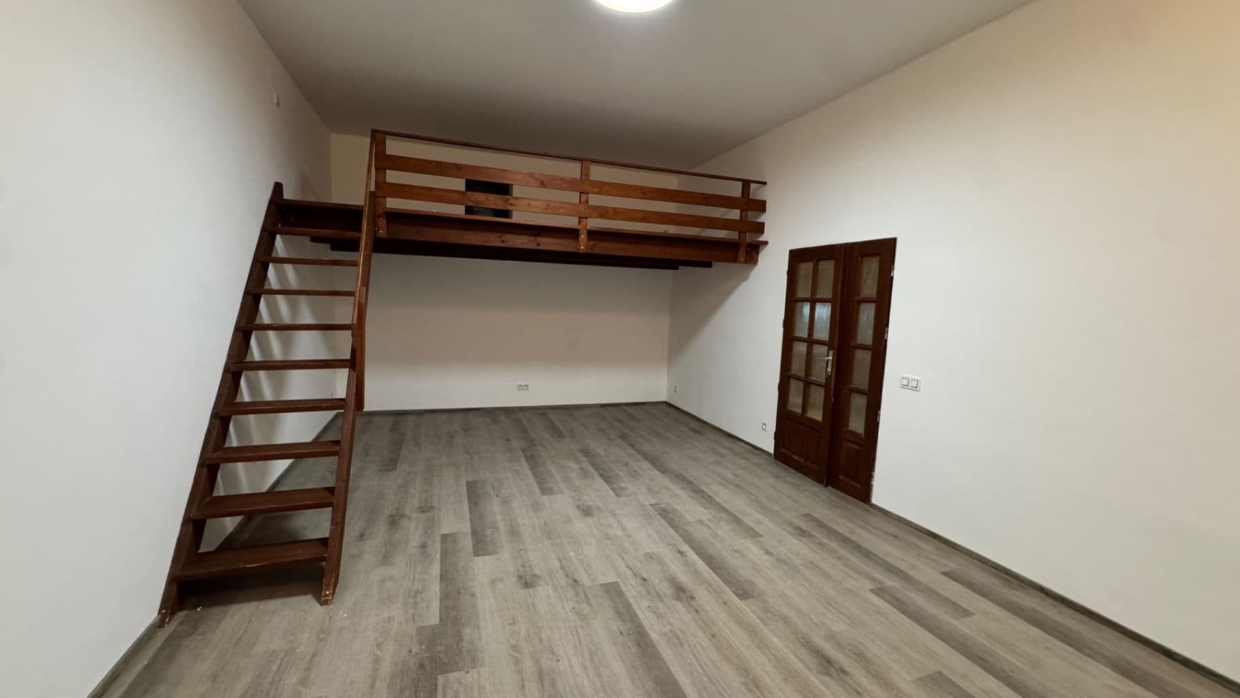 Prenájom bytu 1-izbový 50 m², Na Bělidle, Praha, Praha Prenájom bytu 1-izbový 50 m², Na Bělidle, Praha, Praha