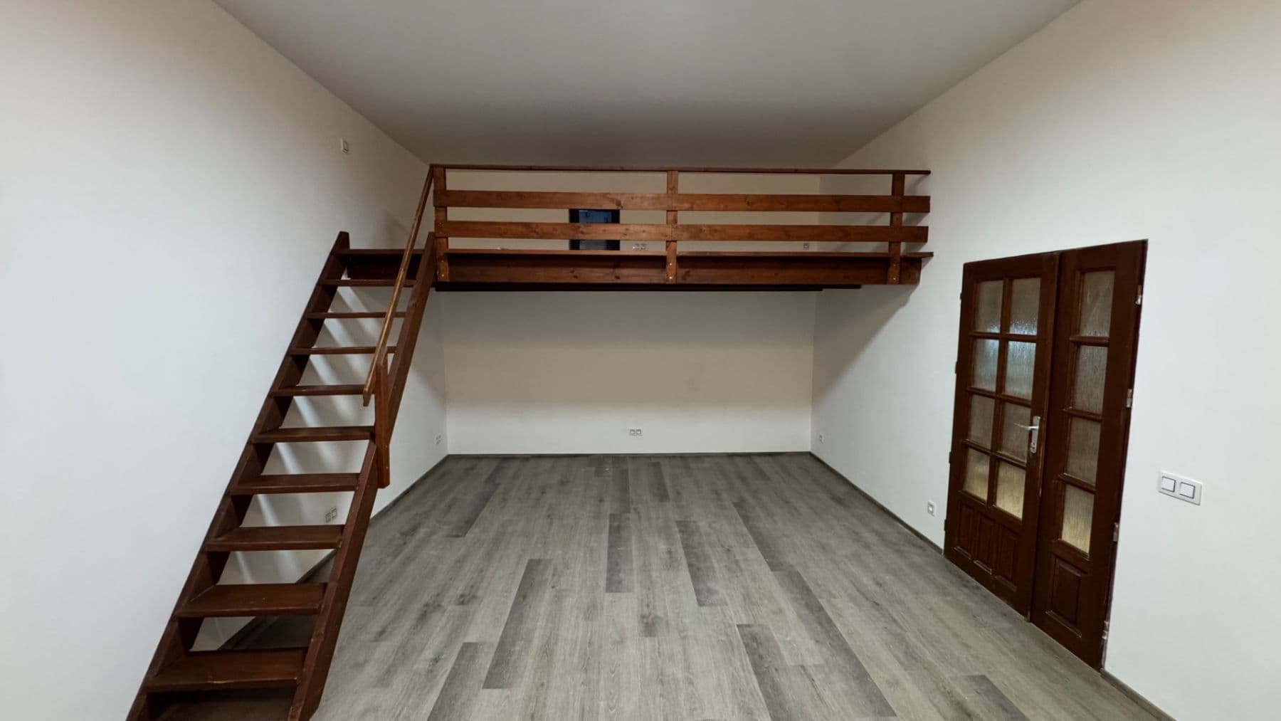 Prenájom bytu 1-izbový 50 m², Na Bělidle, Praha, Praha Prenájom bytu 1-izbový 50 m², Na Bělidle, Praha, Praha
