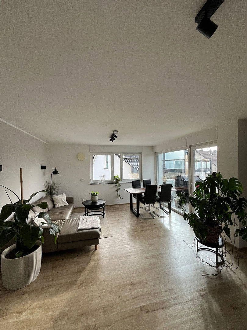 Prenájom bytu 4-izbový 96 m², Danziger Straße 1, Wermelskirchen, Severné Porýnie - Westfálsko Prenájom bytu 4-izbový 96 m², Danziger Straße 1, Wermelskirchen, Severné Porýnie - Westfálsko