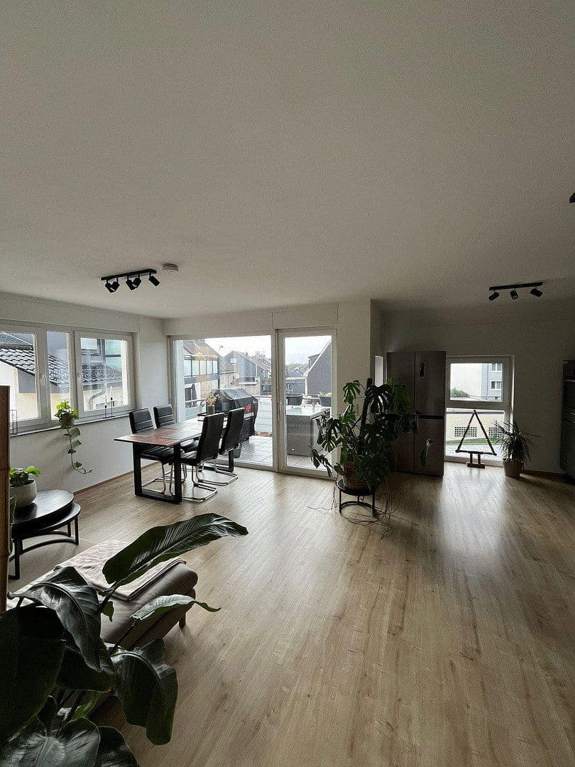 Prenájom bytu 4-izbový 96 m², Danziger Straße 1, Wermelskirchen, Severné Porýnie - Westfálsko Prenájom bytu 4-izbový 96 m², Danziger Straße 1, Wermelskirchen, Severné Porýnie - Westfálsko