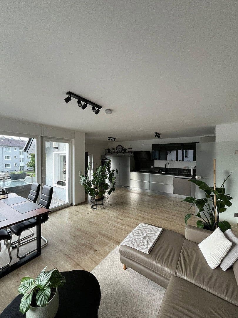 Prenájom bytu 4-izbový 96 m², Danziger Straße 1, Wermelskirchen, Severné Porýnie - Westfálsko Prenájom bytu 4-izbový 96 m², Danziger Straße 1, Wermelskirchen, Severné Porýnie - Westfálsko
