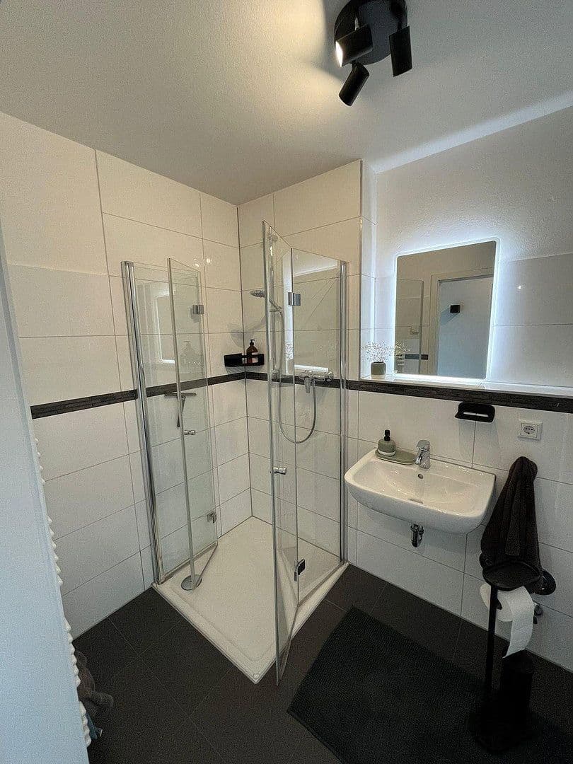 Prenájom bytu 4-izbový 96 m², Danziger Straße 1, Wermelskirchen, Severné Porýnie - Westfálsko Prenájom bytu 4-izbový 96 m², Danziger Straße 1, Wermelskirchen, Severné Porýnie - Westfálsko