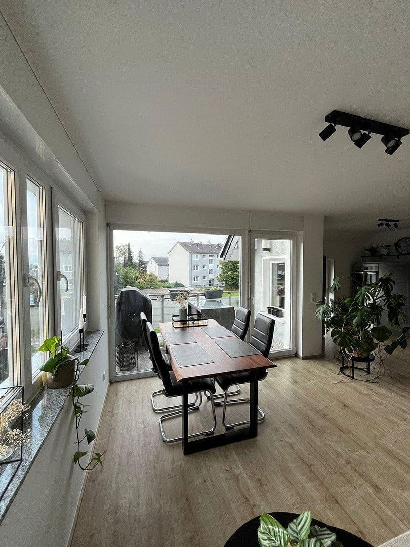 Prenájom bytu 4-izbový 96 m², Danziger Straße 1, Wermelskirchen, Severné Porýnie - Westfálsko Prenájom bytu 4-izbový 96 m², Danziger Straße 1, Wermelskirchen, Severné Porýnie - Westfálsko