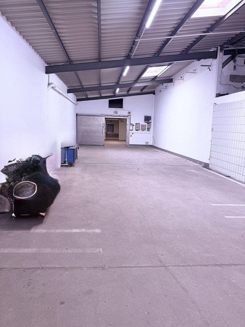 Prenájom nebytového priestoru 420 m², Seelandstraße 32, Lübeck, Šlezvicko-Holštajnsko Prenájom nebytového priestoru 420 m², Seelandstraße 32, Lübeck, Šlezvicko-Holštajnsko