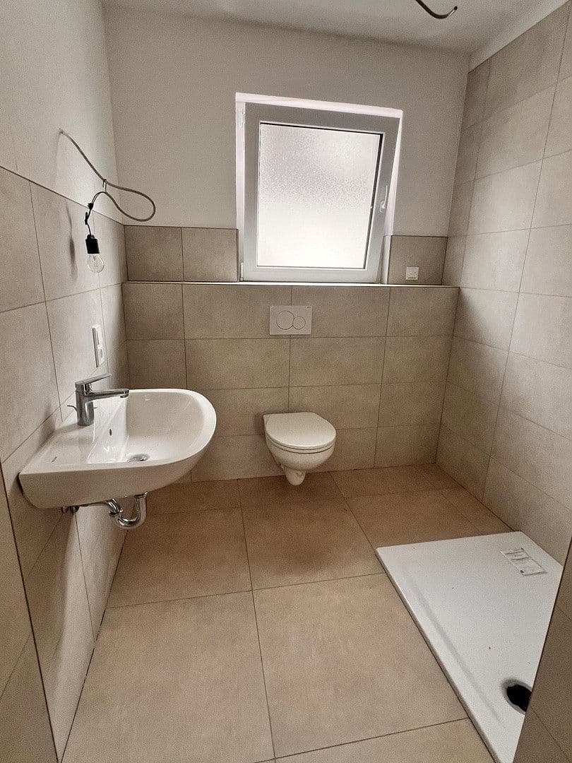 Prenájom bytu 2-izbový 43 m², Frankfurt, Hesensko Prenájom bytu 2-izbový 43 m², Frankfurt, Hesensko