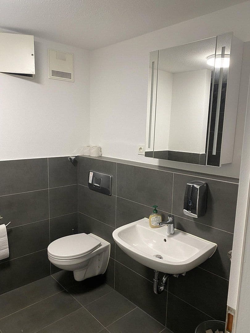 Prenájom kancelárie 64 m², Richelstraße 6, München Neuhausen, Bavorsko Prenájom kancelárie 64 m², Richelstraße 6, München Neuhausen, Bavorsko