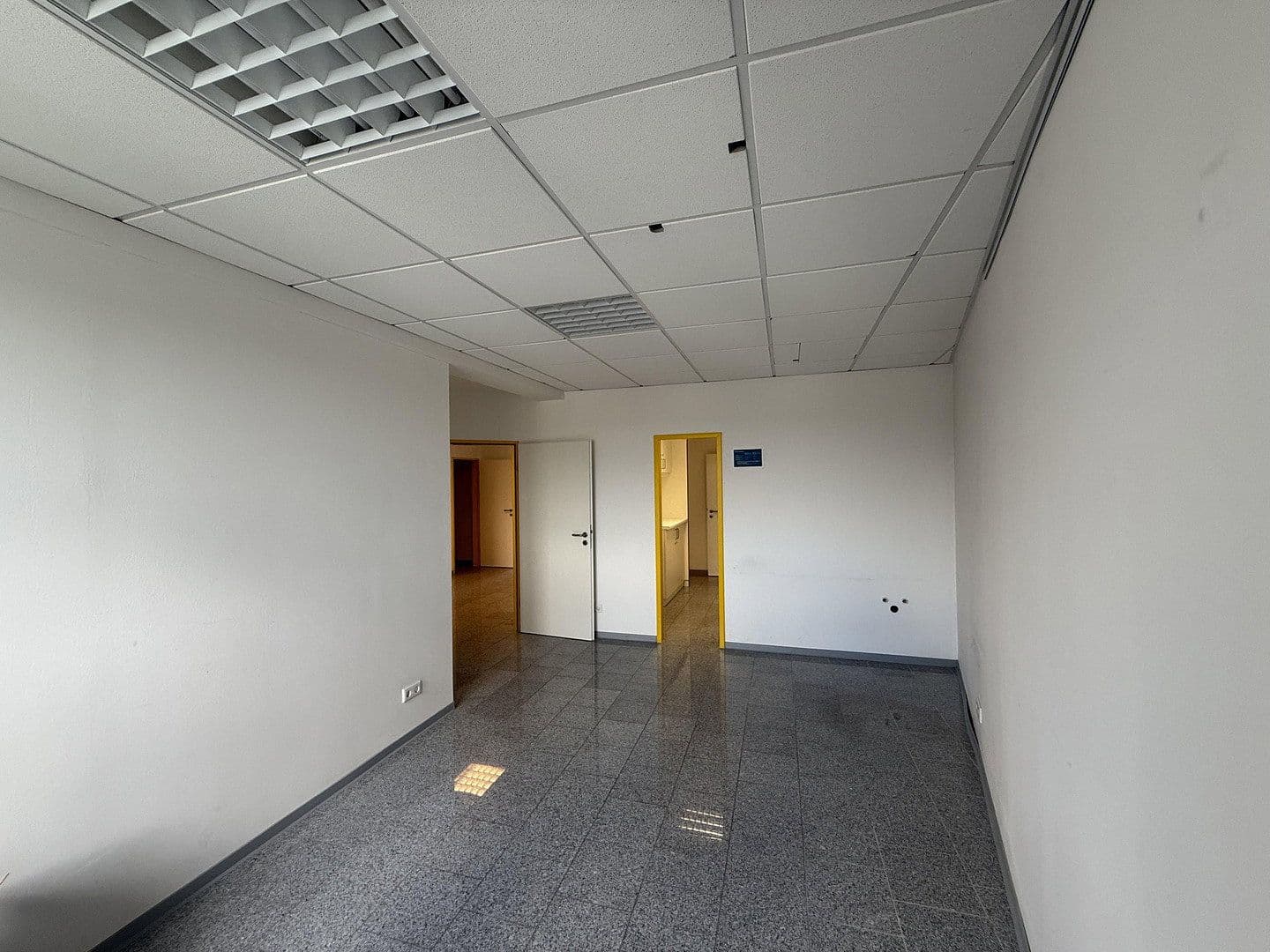 Prenájom kancelárie 195 m², Melanchthonstraße 5, Krefeld, Severné Porýnie - Westfálsko Prenájom kancelárie 195 m², Melanchthonstraße 5, Krefeld, Severné Porýnie - Westfálsko
