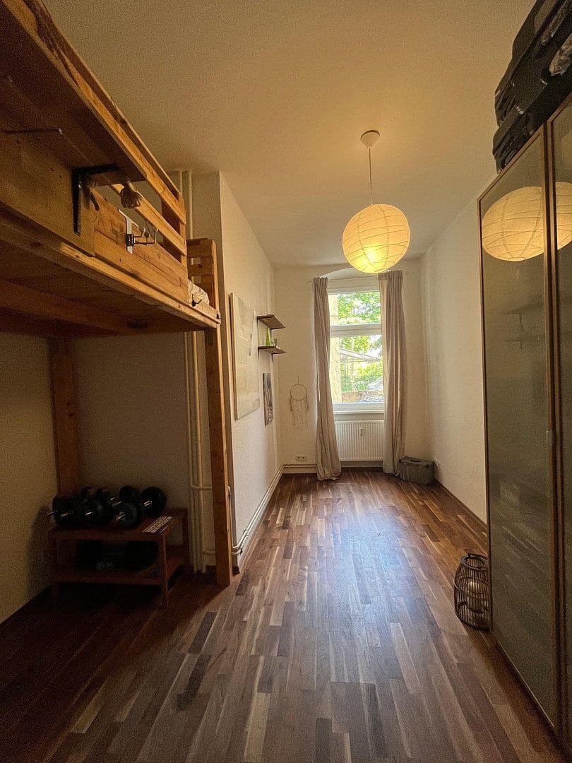 Prenájom bytu 3-izbový 94 m², Albestrasse 18, Berlin, Berlín Prenájom bytu 3-izbový 94 m², Albestrasse 18, Berlin, Berlín