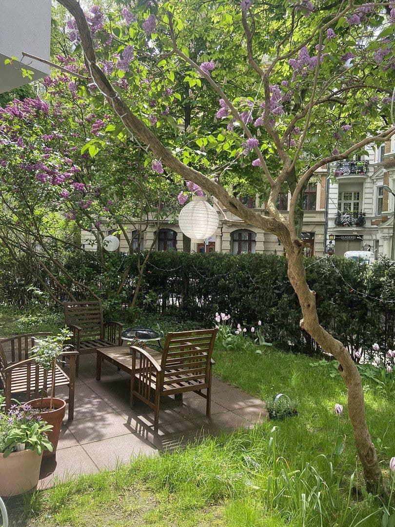 Prenájom bytu 3-izbový 94 m², Albestrasse 18, Berlin, Berlín Prenájom bytu 3-izbový 94 m², Albestrasse 18, Berlin, Berlín