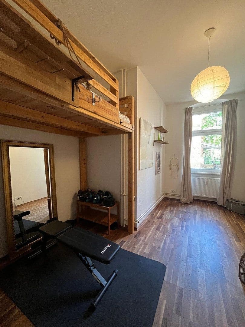 Prenájom bytu 3-izbový 94 m², Albestrasse 18, Berlin, Berlín Prenájom bytu 3-izbový 94 m², Albestrasse 18, Berlin, Berlín
