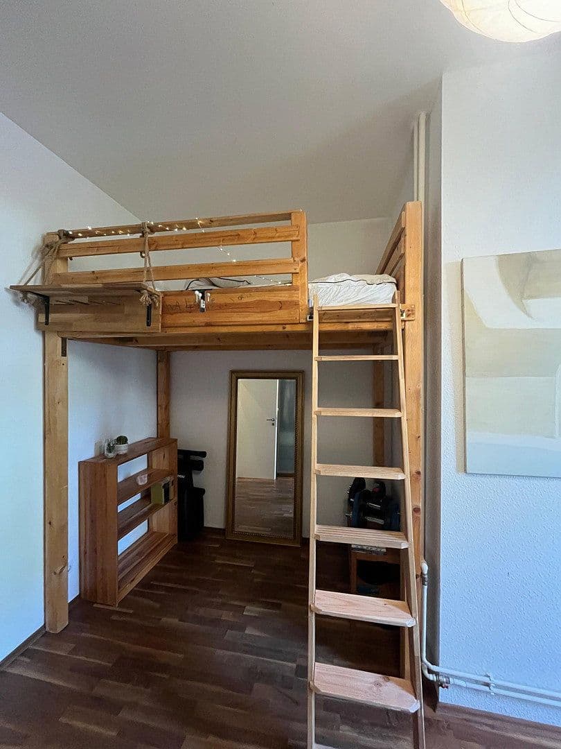 Prenájom bytu 3-izbový 94 m², Albestrasse 18, Berlin, Berlín Prenájom bytu 3-izbový 94 m², Albestrasse 18, Berlin, Berlín