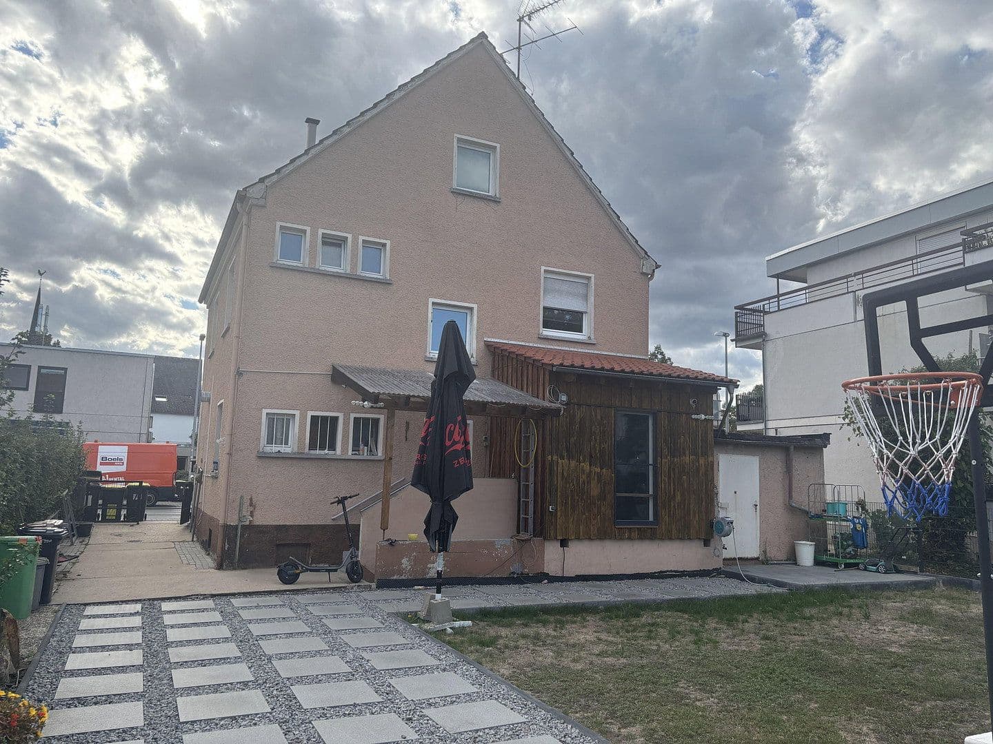 Predaj domu 95 m², pozemok 455 m², Rheinstraße 52, Ingelheim am Rhein, Porýnie-Falcko Predaj domu 95 m², pozemok 455 m², Rheinstraße 52, Ingelheim am Rhein, Porýnie-Falcko