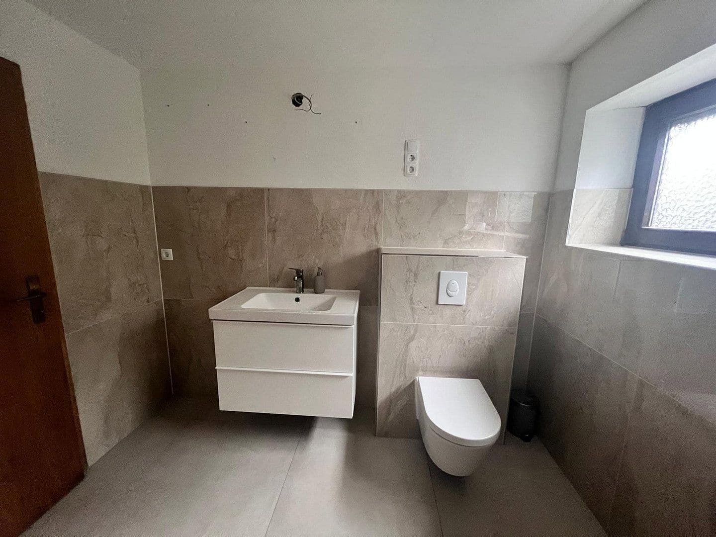Predaj domu 184 m², pozemok 750 m², Hachenburger Straße 4, Müschenbach, Porýnie-Falcko Predaj domu 184 m², pozemok 750 m², Hachenburger Straße 4, Müschenbach, Porýnie-Falcko