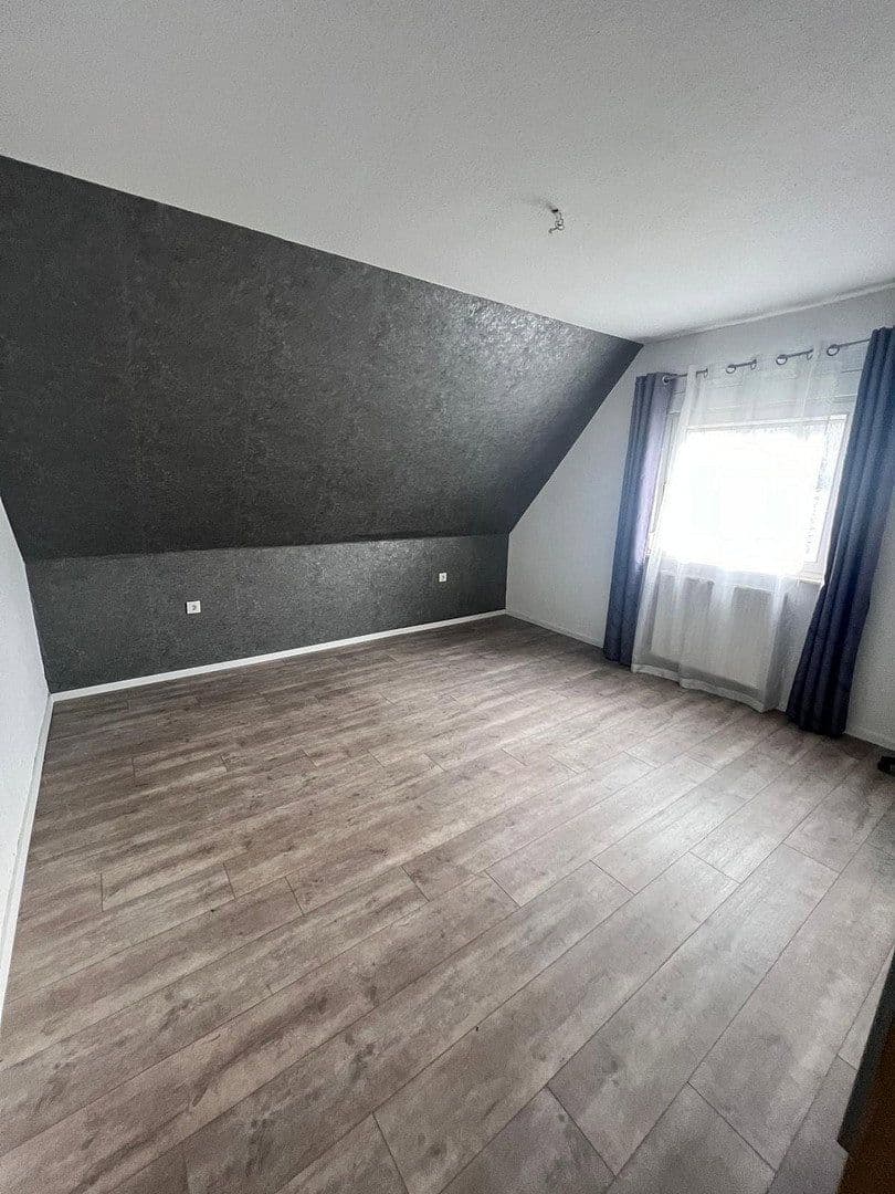 Predaj domu 184 m², pozemok 750 m², Hachenburger Straße 4, Müschenbach, Porýnie-Falcko Predaj domu 184 m², pozemok 750 m², Hachenburger Straße 4, Müschenbach, Porýnie-Falcko